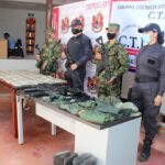 Armada captura de tres personas con ‘coca’ en altamar.